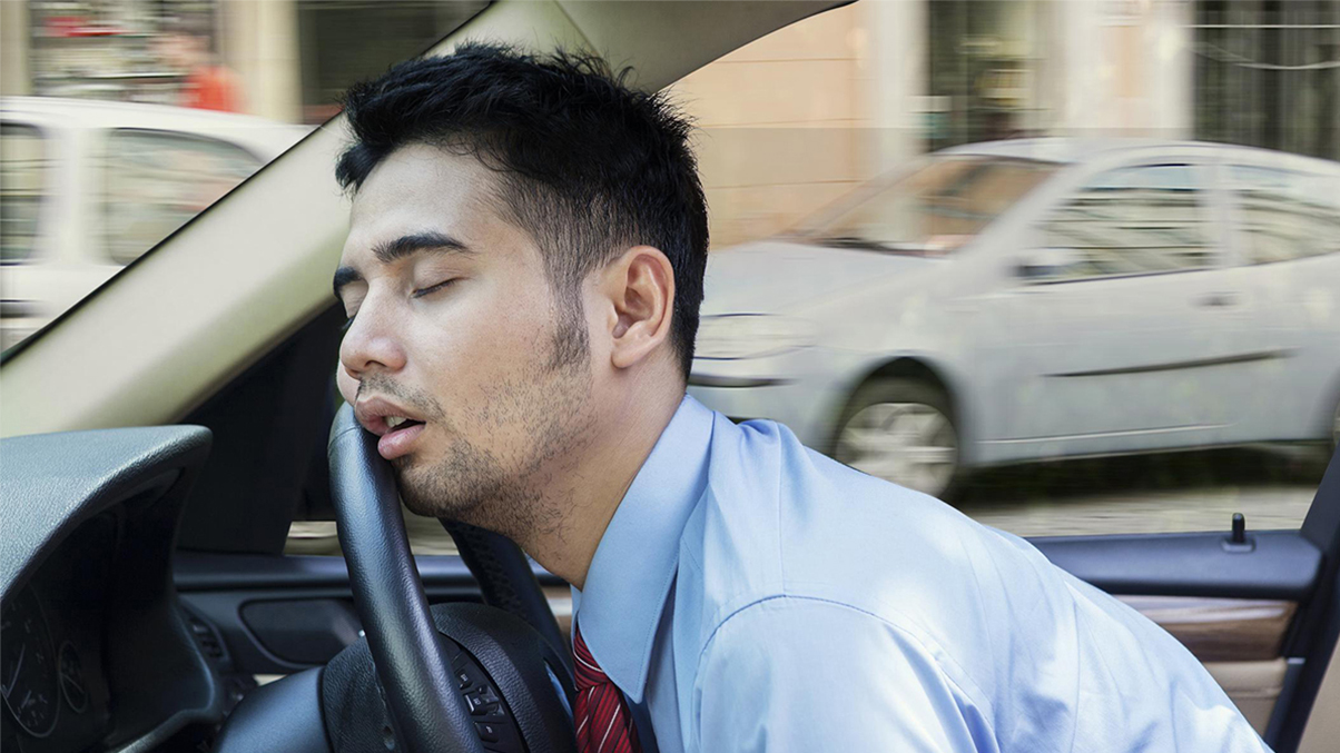 5 mẹo lái xe ô tô an toàn - Bảo vệ bản thân và người thân khi lái xe ô tô