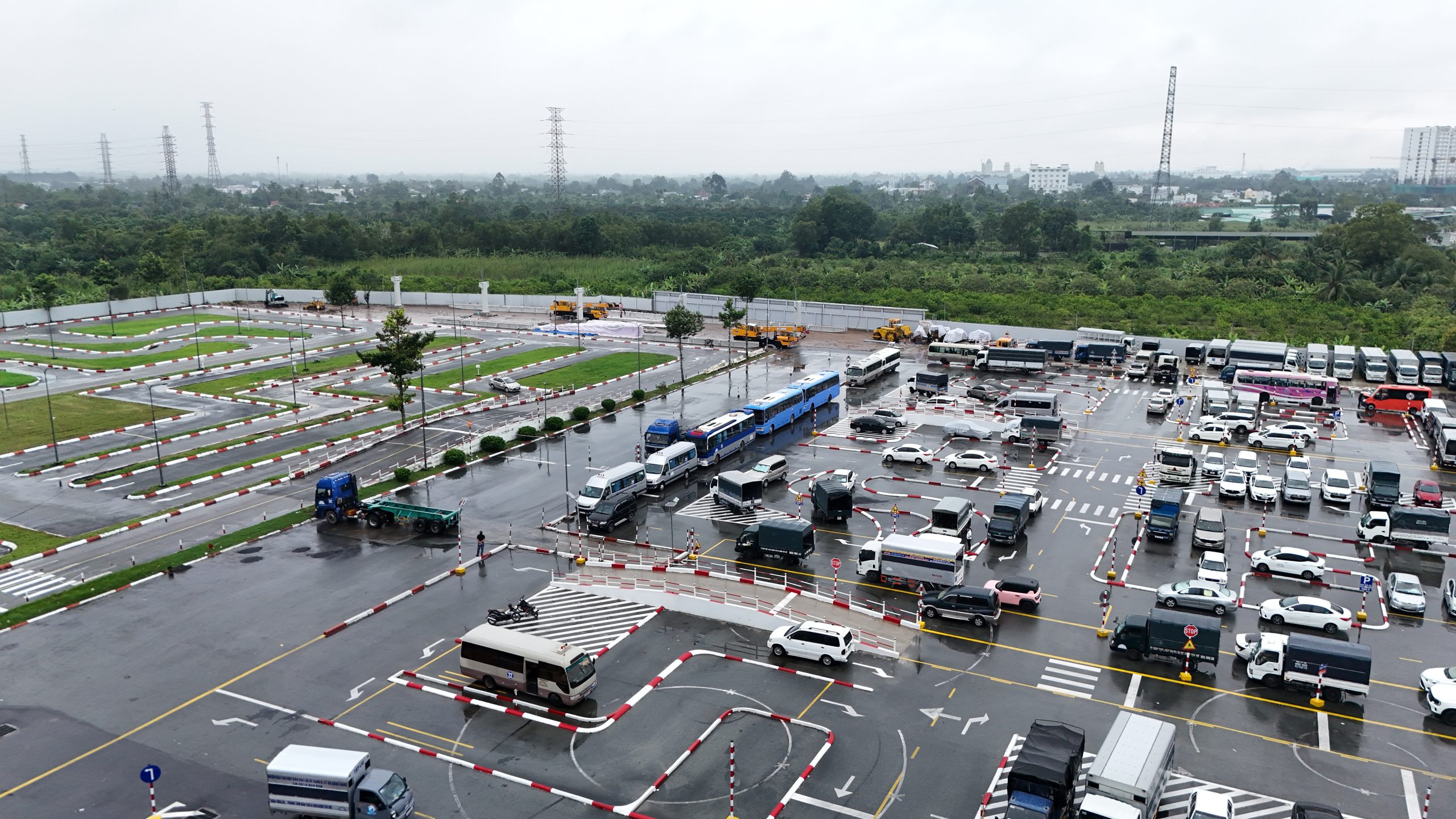 Toàn Cảnh Sân Sát Hạch